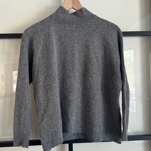 Plush cashmere 100% cashmere gray sweater small